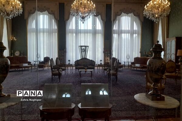 بازدید دانش‌آموزان پاکدشتی از کاخ سعدآباد