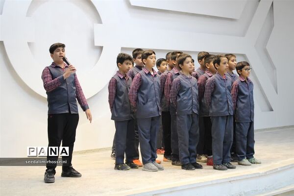 برگزاری مسابقات سرود مدارس پسرانه در ابرکوه