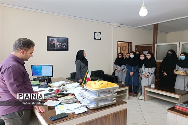بازدید دانش‌‌‌آموزان دبیرستان زنده‌یاد علی حاتمی از آموزش و پرورش ملارد