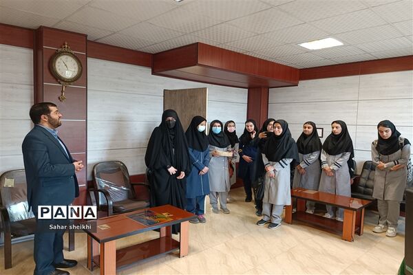 بازدید دانش‌‌‌آموزان دبیرستان زنده‌یاد علی حاتمی از آموزش و پرورش ملارد