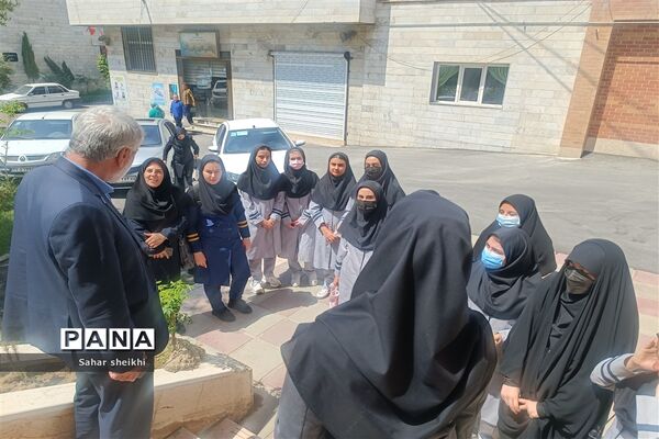 بازدید دانش‌‌‌آموزان دبیرستان زنده‌یاد علی حاتمی از آموزش و پرورش ملارد