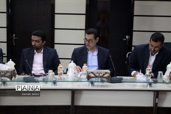 جلسه شورای معاونان اداره‌کل آموزش و پرورش استان بوشهر