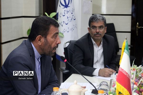 جلسه شورای معاونان اداره‌کل آموزش و پرورش استان بوشهر