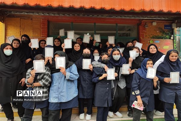 قدردانی از سفیران سلامت دبیرستان شهید قویدل ناحیه 6 مشهد مقدس