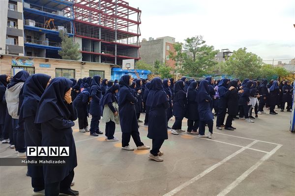 قدردانی از سفیران سلامت دبیرستان شهید قویدل ناحیه 6 مشهد مقدس