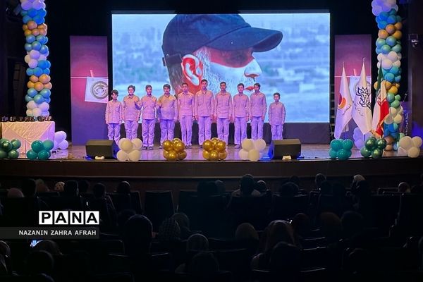 درخشش خبرنگار پانا رودهن در جشنواره بین‌المللی عکس، گرافیک و نقاشی دانش‌آموزی مدرسه
