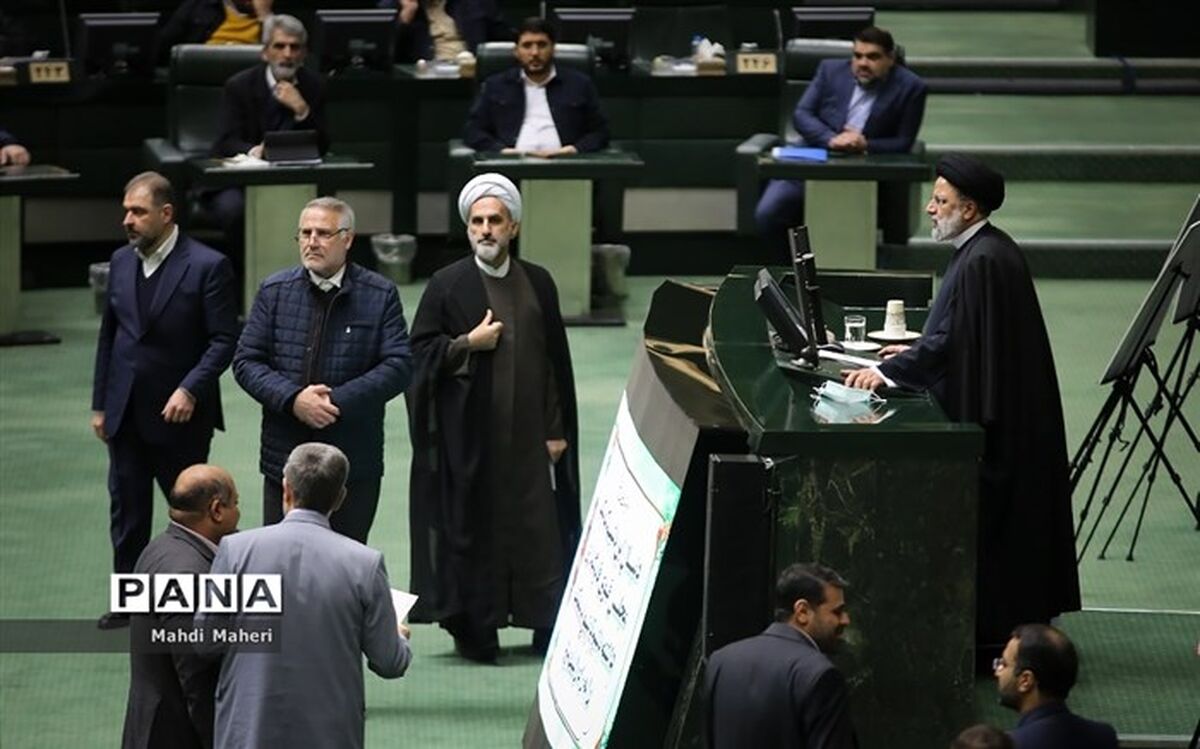 آیت‌الله رئیسی برای دفاع از فاطمی‌امین در مجلس حاضر شد