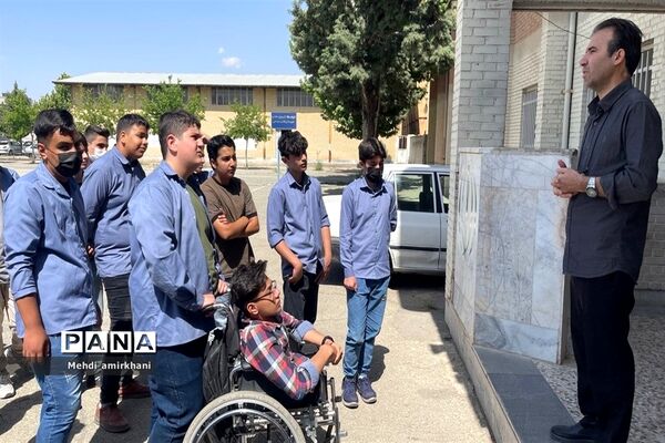 بازدید دانش‌‌‌آموزان مدرسه سعدی از هنرستان دارالفنون ملارد