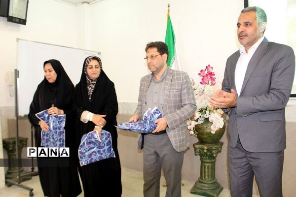 مراسم بزرگداشت روز مشاوردرآموزش و پرورش ناحیه 2 شهرری