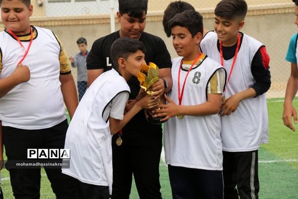 جشنواره مینی‌فوتبال دانش‌آموزان ابرکوهی