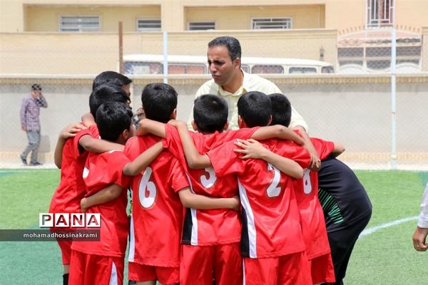 جشنواره مینی‌فوتبال دانش‌آموزان ابرکوهی