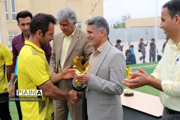 جشنواره مینی‌فوتبال دانش‌آموزان ابرکوهی