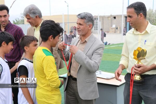 جشنواره مینی‌فوتبال دانش‌آموزان ابرکوهی