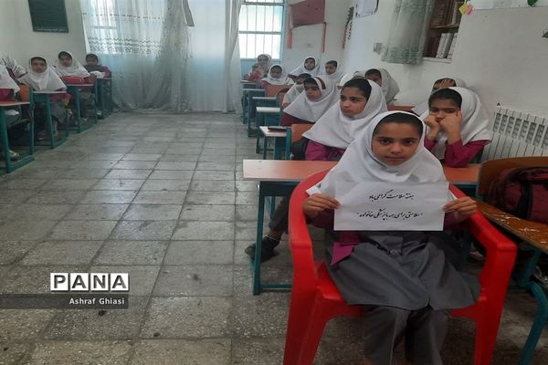 اجرای طرح مروج سلامت در مدرسه حضرت زینب(س) شهرستان خاتم