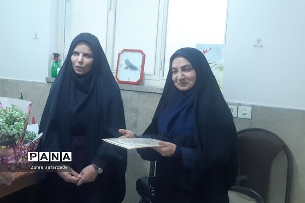 تقدیر از مشاوران مرکز مشاوره مدرسه آموزش و پرورش رودهن