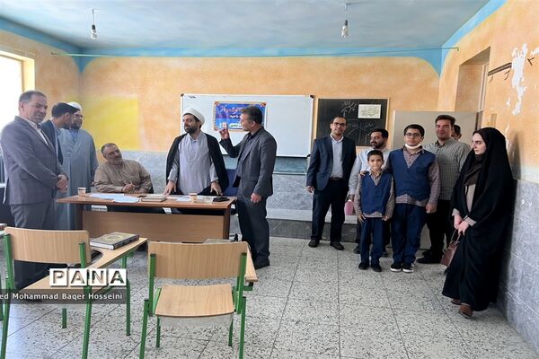 دومین روز مسابقات قرآن و معارف اسلامی دانش‌آموزان ناحیه یک یزد
