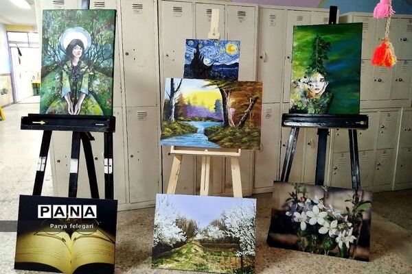 برگزاری نمایشگاه به مناسبت هفته مشاغل در هنرستان فدک