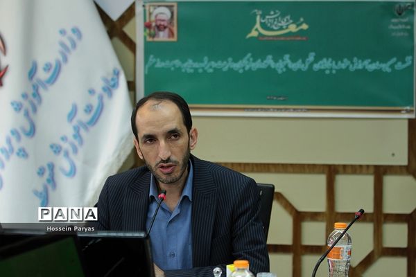 نشست صمیمی معاون آموزش متوسطه با نمایندگان تشکل‌های دانشجویی دانشگاه‌های فرهنگیان و تربیت دبیر شهید رجایی