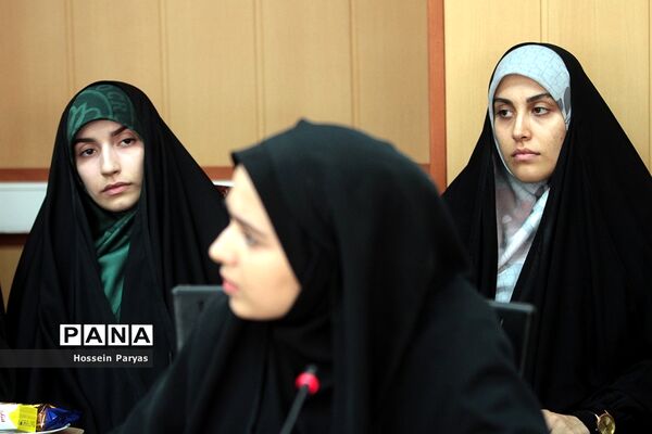 نشست صمیمی معاون آموزش متوسطه با نمایندگان تشکل‌های دانشجویی دانشگاه‌های فرهنگیان و تربیت دبیر شهید رجایی
