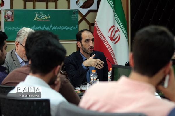 نشست صمیمی معاون آموزش متوسطه با نمایندگان تشکل‌های دانشجویی دانشگاه‌های فرهنگیان و تربیت دبیر شهید رجایی