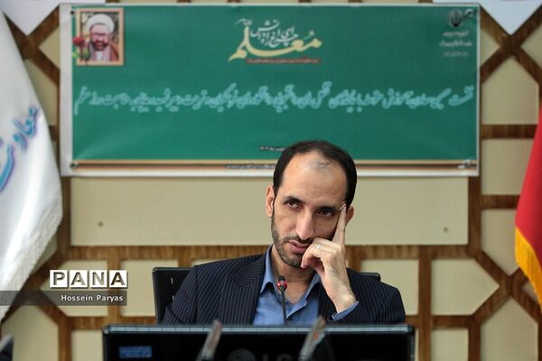 نشست صمیمی معاون آموزش متوسطه با نمایندگان تشکل‌های دانشجویی دانشگاه‌های فرهنگیان و تربیت دبیر شهید رجایی