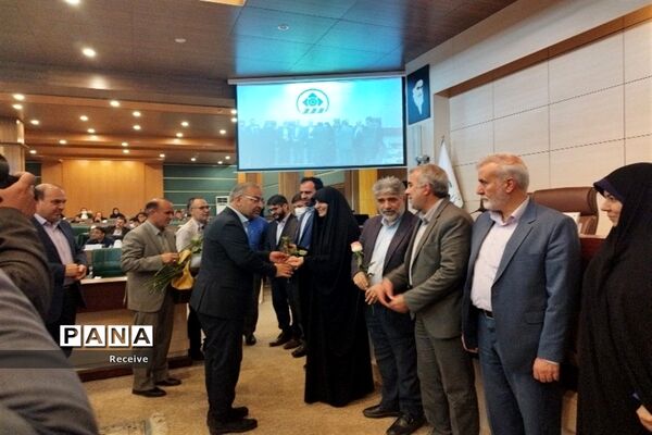 حضور شورای معاونان اداره‌کل آموزش و پرورش استان فارس در صحن علنی شورای شهر شیراز