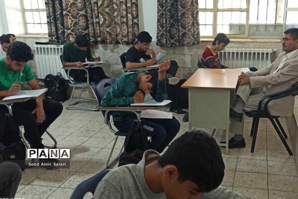 برگزاری مرحله دوم آزمون پایش سمپاد در دبیرستان شهید بهشتی کاشمر