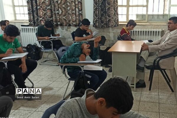 برگزاری مرحله دوم آزمون پایش سمپاد در دبیرستان شهید بهشتی کاشمر