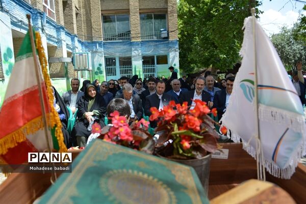 افتتاحیه نمایشگاه توانمندی‌های هنرجویان هنرستان‌ها آموزش و پرورش منطقه ۲