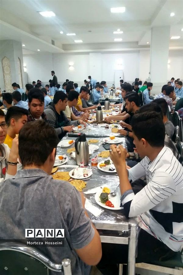 اردوی زیارت مشهد دبیرستان شاهد سید محمد آقا ناحیه یک یزد