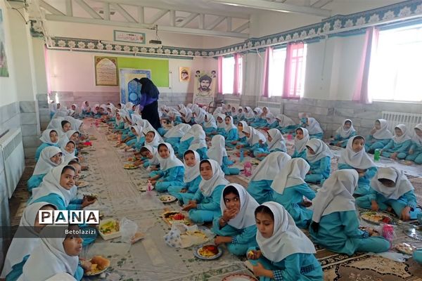 طرح صبحانه سالم در دبستان دخترانه شاهد ابرکوه