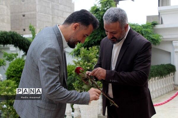 مراسم تقدیر از مدیران، معاونان و معلمان نمونه و بازنشسته در ناحیه ۲ بهارستان