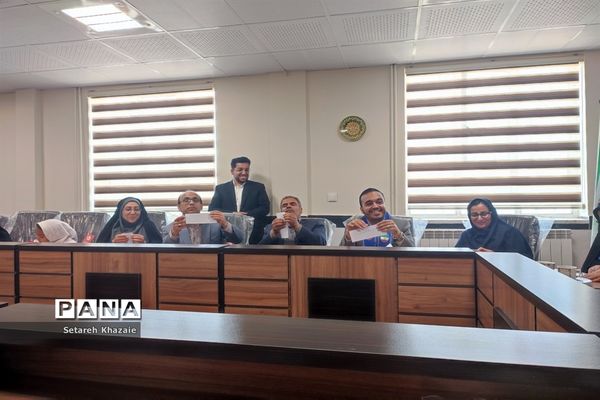 بازدید و تقدیر از برگزیدگان پویش‌های سازمان دانش‌آموزی شهرستان ششتمد