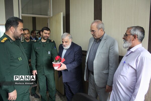 بزرگداشت هفته گرامیداشت مقام معلم در اداره آموزش و پرورش ناحیه یک شهرری