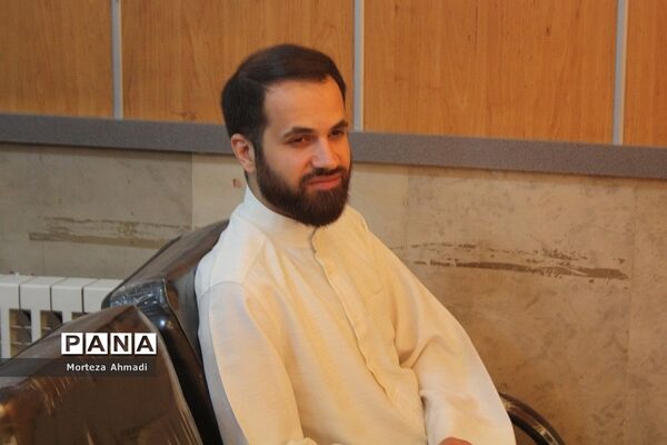 تقدیر از برگزیدگان جشنواره نوجوان سالم در اداره آموزش و پرورش ناحیه یک شهرری