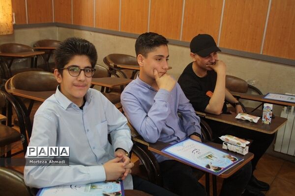 تقدیر از برگزیدگان جشنواره نوجوان سالم در اداره آموزش و پرورش ناحیه یک شهرری