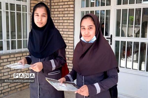 رونمایی از کتاب دانش‌آموزان نویسنده قرچکی