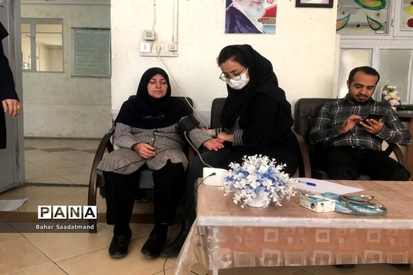 گرامیداشت هفته سلامت در دبیرستان شاهد فیض ناحیه ۳ شیراز