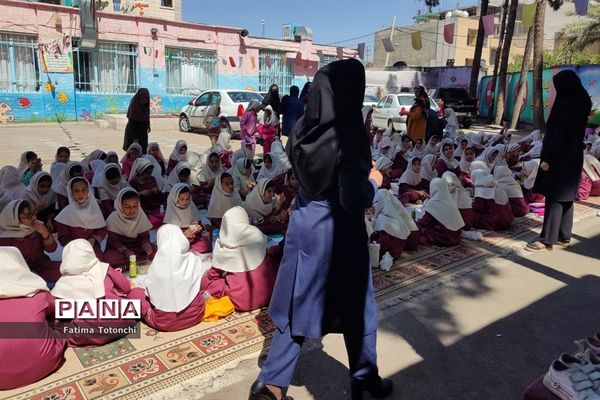 ناهار وحدت  در دبستان دخترانه بعثت ناحیه 3 شیراز