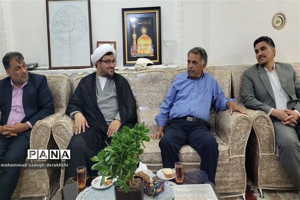 عیادت از پیشکسوتان فرهنگی شهرستان اشکذر به‌مناسبت هفته معلم
