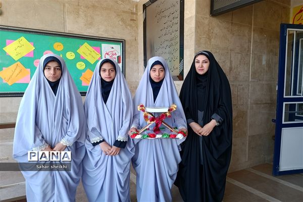 آیین سپاس معلم در آموزشگاه فرزانگان ملارد