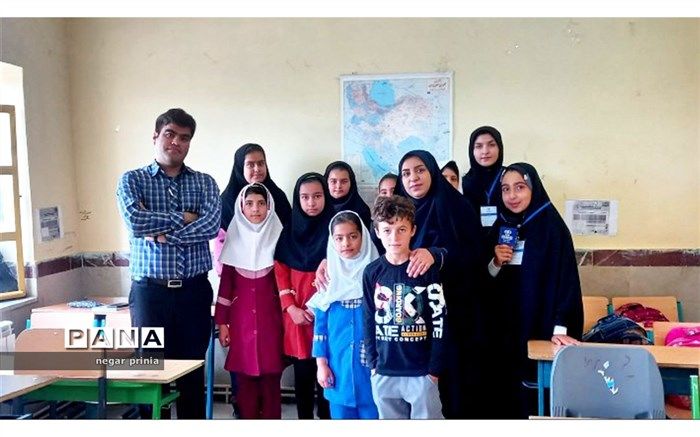 معلم ایلامی که به عشق دانش‌آموزانش هر روز 35 کیلومتر مسیر «چوار» طی می‌کند