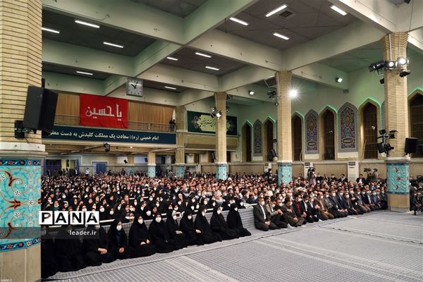 دیدار معلمان با حضرت آیت‌الله خامنه‌ای رهبر انقلاب اسلامی