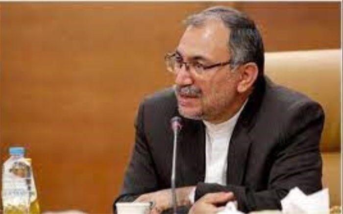 باید از دلسوزان عرصه تعلیم و تربیت حمایت کرد