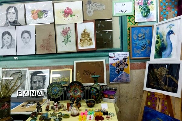برگزاری نمایشگاه به مناسبت هفته مشاغل در هنرستان فاطمیه