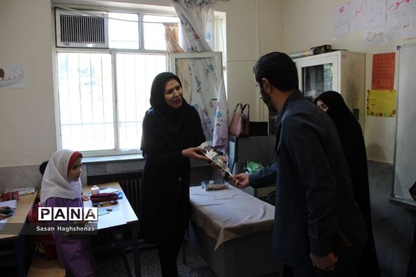 تجلیل از مقام شامخ مجاهدان عرصه تعلیم و تربیت در واحدهای آموزشی اسلامشهر