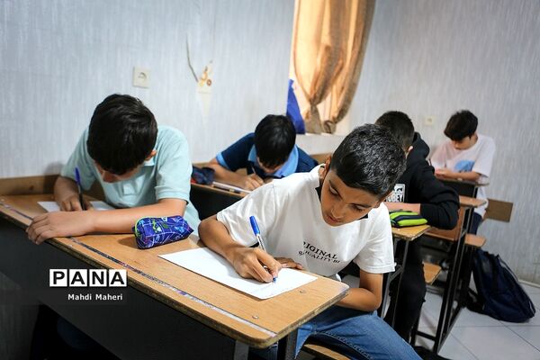 اداره کردن مدرسه توسط دانش‌آموزان