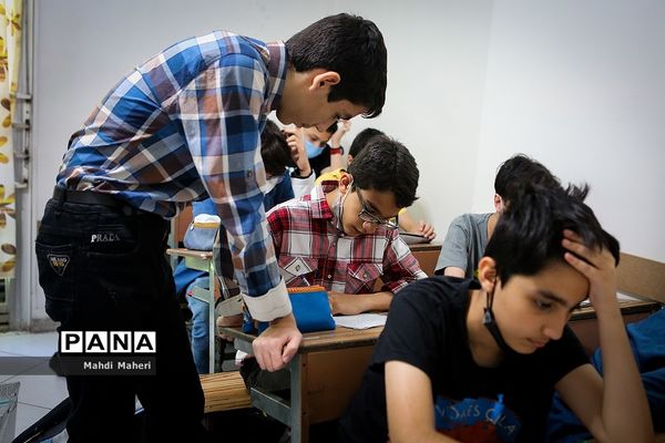 اداره کردن مدرسه توسط دانش‌آموزان