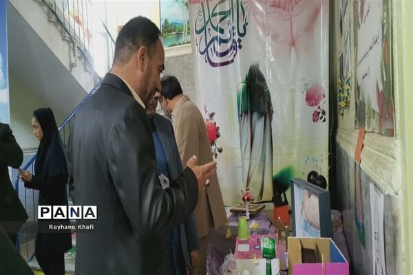 برگزاری جشنواره زیست‌شناسی در دبیرستان کوثر