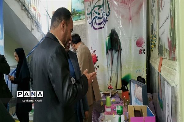 برگزاری جشنواره زیست‌شناسی در دبیرستان کوثر